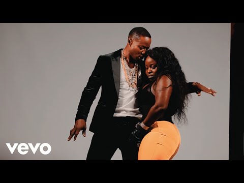 Razor B - Bak Up Gyal (Official Music Video)