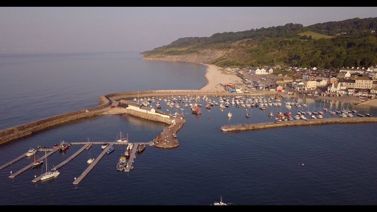 Live webcam view of Puerto de Lyme Regis y el Cobb