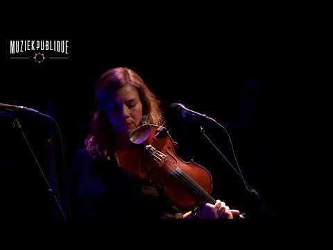 Laura Cortese, Begoña Riobó, Hannah Read - Crow Road Croft (Lauren MacColl)