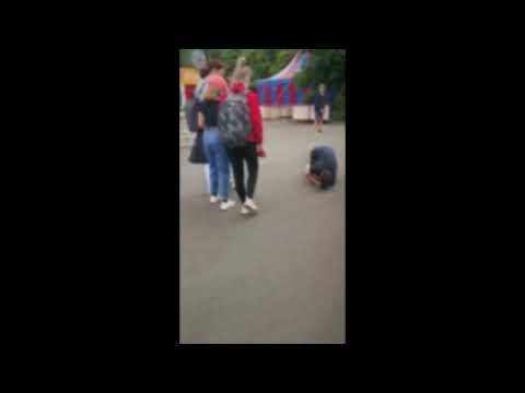 KAITO AKAI wird von einem aggressiven HATER auf offener Straße angegriffen