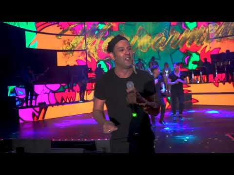 Maricarmen Marin con Ricky, Luigi y Luis 20 años - Baile culebra