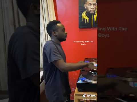 DJ maker breaker break it out