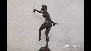 Art Deco bronzová socha The Phoenician Dancer – tanečnice na mramorovém podstavci