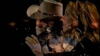 It&#39;s So Easy - Willie Nelson and Sheryl Crow - live - 2002
