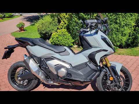 Honda X-ADV 750, oil change and chain oiler installation, i.e. useless waste of time.