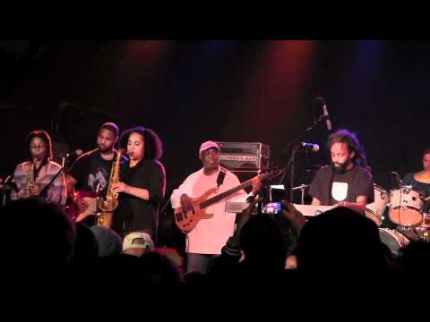 Dub Addis: "Addisu" & "Fiya" live (Pro Audio)