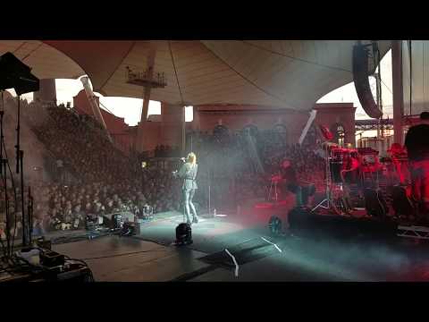 'Great Gig In The Sky'  performed by Vivienne Chi with Brit Floyd