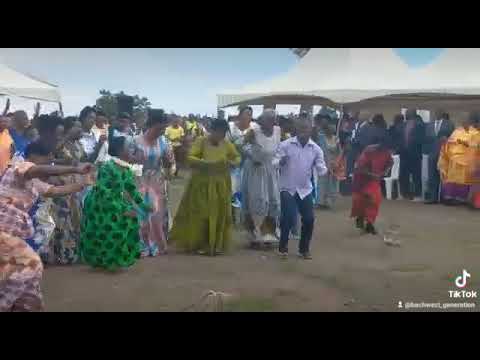 𝚘𝚋𝚞𝚜𝚒𝚗𝚐𝚢𝚎