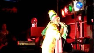 Empress Ayeola & Band LIVE @ Alafia 2011 : Jah Jah Is Love
