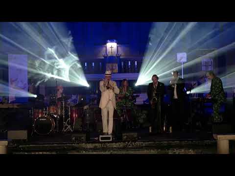 Louie Austen live in Canisius Church Vienne - WAVES FESTIVAL 2017