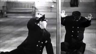 Head Off [in Three Stooges - False Alarms (1936)]