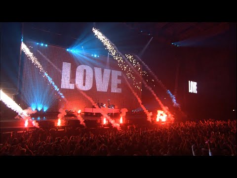 DJ Tiesto feat. BT - Love Comes Again (Original Mix), Bluray 1080p (Tiesto live at Copenhagen, 2007)