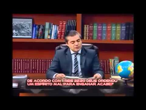 De acordo com 1 Reis 22:20 Deus ordenou um espírito mal para enganar acabe?