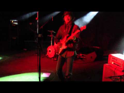 Chiki liki tu-a live at Sigord Live