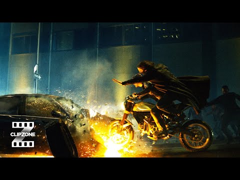 Thumbnail of the video: Epic Motorcycle Chase Clip