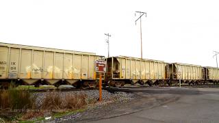 preview picture of video 'PNWR 2305 leads the Reed Pit rock train empty at St. Louis Road, St. Louis, Oregon 2-9-2012'