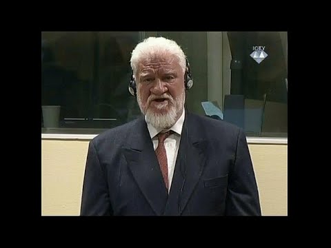 Suicidio al Tribunale dell'Aja