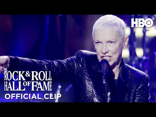 Eurythmics Perform "Sweet Dreams"
