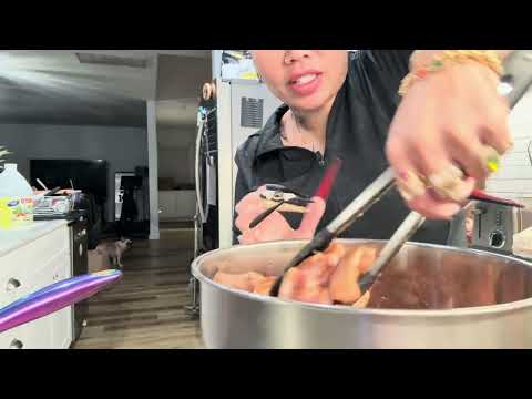 Cooking Thanksgiving Dinner 2025 