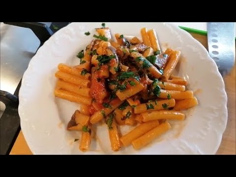 Sedani con funghi e cardoncelli