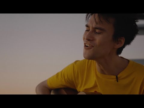 Jacob Collier – Keep An Eye On Summer [Live from Hermosa Beach]