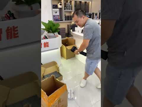 新款超大功率 暴力风扇系列，跨境新品市场潜力很大 可吹各种灰尘 洗车吹水 吹雪等等 感兴趣的欢迎找虎哥交流！！！ #华强北 #华强北虎哥 #暴力风扇 #跨境电商 #新品上市#smartphone#手机