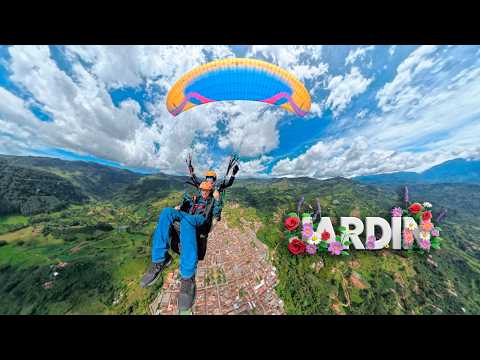 ¡VOLÉ SOBRE EL PUEBLO MÁS LINDO DE COLOMBIA! 🪂 (Jardín, Antioquia desde el aire)