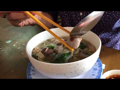 Chef Nak to Town - គុយទាវផ្សារអូរឬស្សី "In English- Noodle Soup at Ouressey Market"