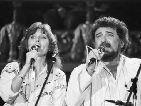 Waldemar Matuška, Olga Blechová - Tam za vodou v rákosí