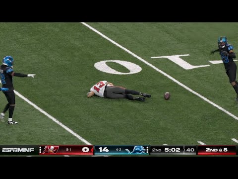 Mike Evans Knocked Out and Injures Shoulder on Same Play - Doctor Explains