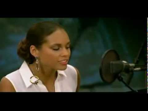 Alicia Keys - Valerie Live (by the Zutons) Amy Winehouse