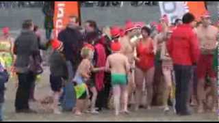 preview picture of video 'Nieuwjaarsduik 2014 Lemmer'