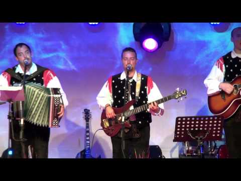 Ansambel Akordi-Bratje za mejo (v živo)