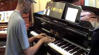 Maurice SMITH KeYmOMusic  Playing Total Praise Melody