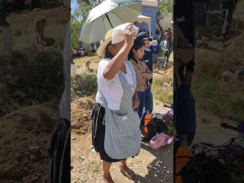 Mi mamá nos llevó a conocer la tumba de mis abuelitos #bolivia #cochabamba #anzaldo