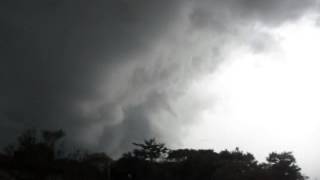 preview picture of video 'temporal ontem a tarde em Araranguá SC chuva e granizo fraco pela cidade 26/03/2013'