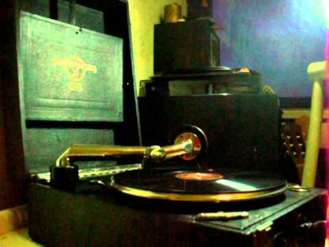 Gus Arnheim and his cocoanut grove orchestra - Sleepy valley (Waltz)