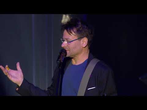 Kiscsillag feat. Likó Marcell - Tenyeremből el