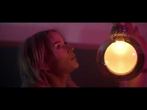 ANNELI - Meet in the Middle (Prod. Stewe @UNBLBL)