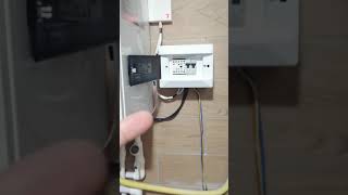 yerden ısıtmada denge kabı ve oda termostatı debimetreli kollektör aynı zamanda otomasyon sistemi.