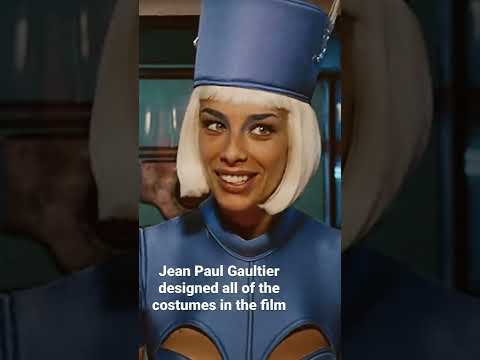 Thumbnail of the video: Film Facts from The Fifth Element | #shorts