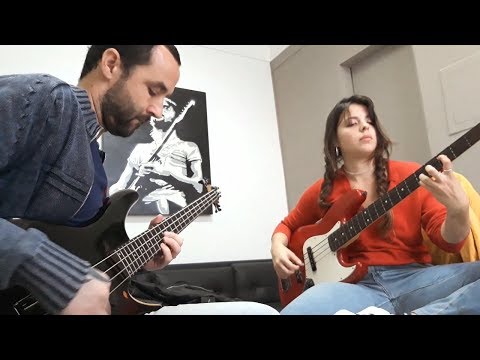 Um som com a aluna Julia Mestre #2 - Dois baixos