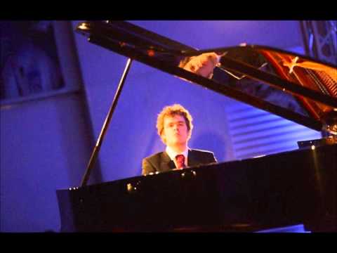 Benjamin Grosvenor - Shostakovich Piano Concerto no 2