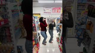 Download lagu Trend sari gandum cewek joget mp3