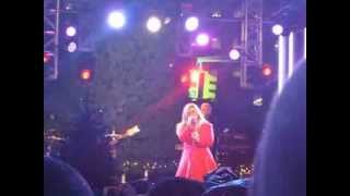 Kelly Clarkson - Blue Christmas - Live Rockefeller Center 2013