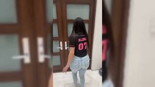 プロゲーマーの陰キャオタクなのにセクシー女優級にグラマーな爆乳美女がこんにちは！