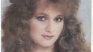 Download lagu Nicole : Give Me More Time mp3