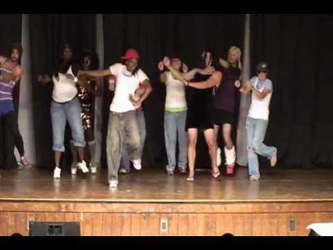 Spice Girls vs  NSYNC