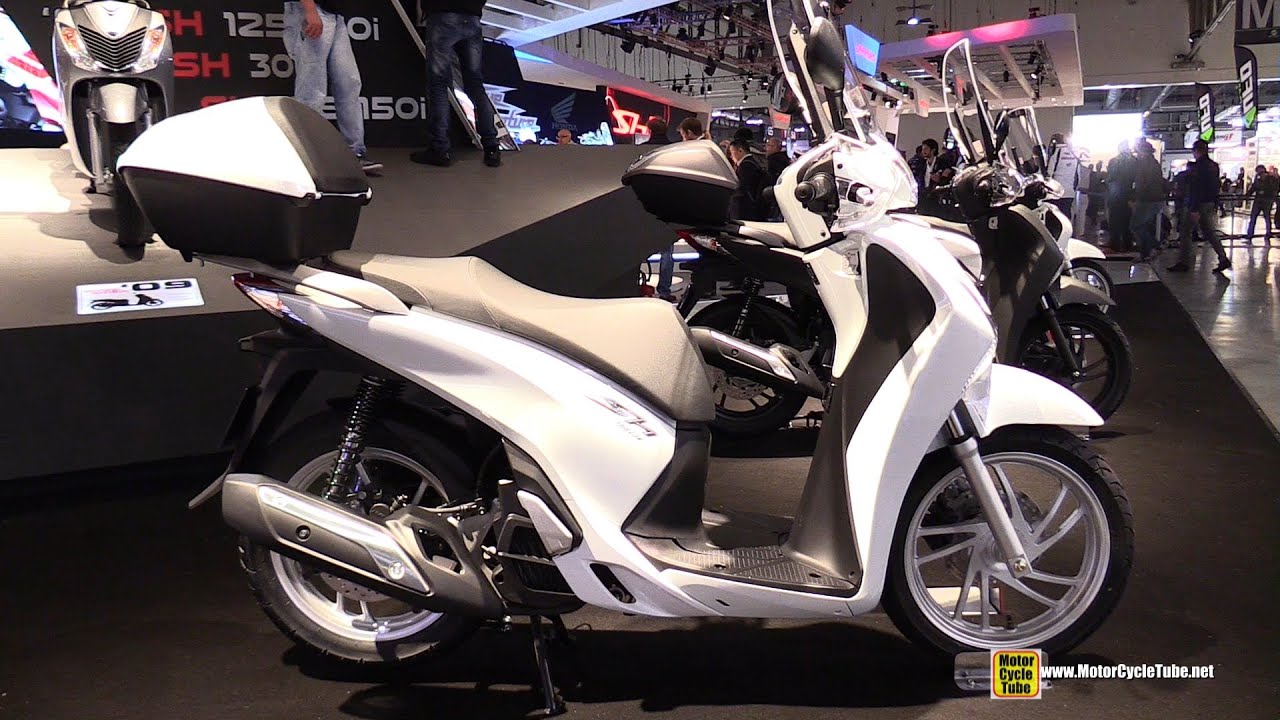 2015 Honda SH 150i ABS Scooter - Walkaround - 2014 EICMA Milan Motorcycle Exhibition