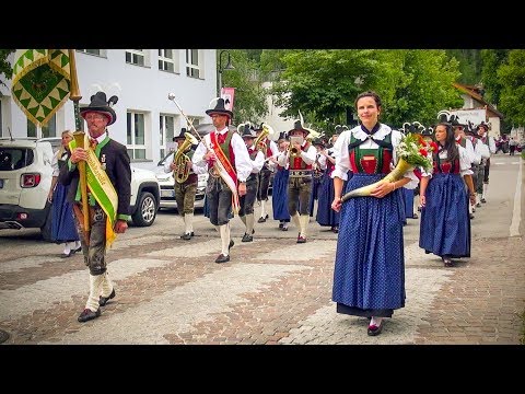 ⚔️ Historischer Festumzug - 15. Marktlfest in Innichen 2019